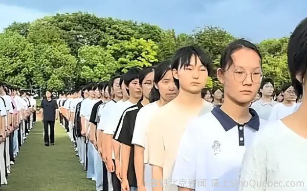 “每一个都生无可恋、毫无朝气” 军训学生面相火了